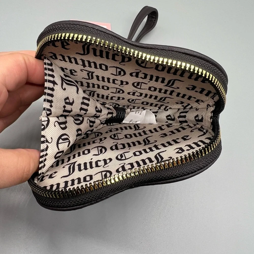 Juicy couture retro vibe heart zip around wristlet‎ wallet